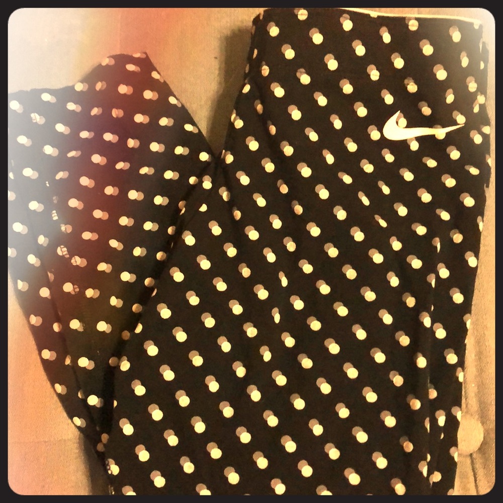 Capri Nike polka dot pants
